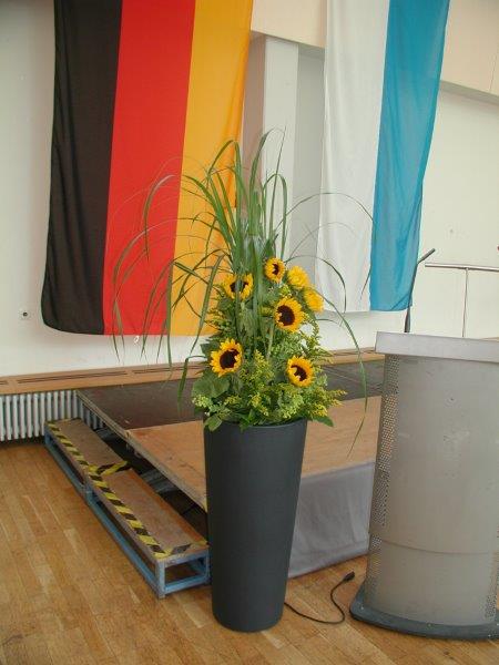 Jubiläum Deutsch-Ungarischer Verein mit Sonnenblumen